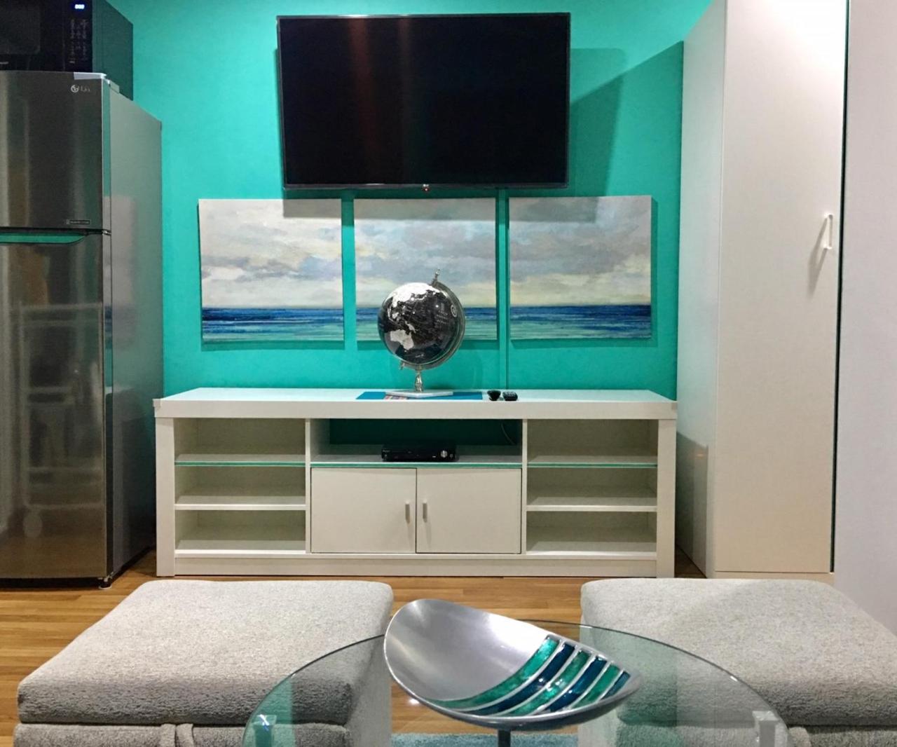 White Turquoise - 1 Bedroom - *